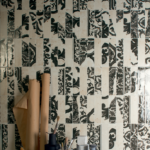 S148Fregio-Nero-Maiolica-Ambiente-Verticale